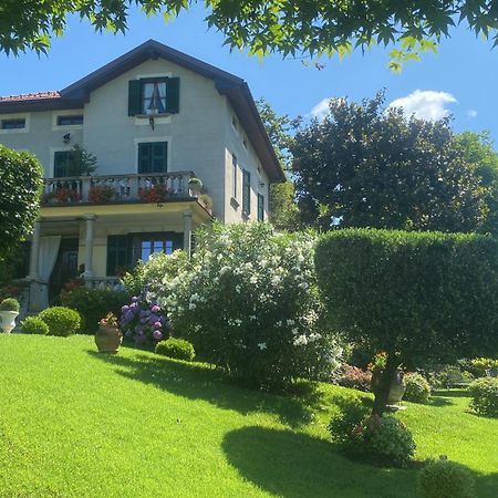 Bed and Breakfast Il Motto Di Tommy à Castelveccana Extérieur photo