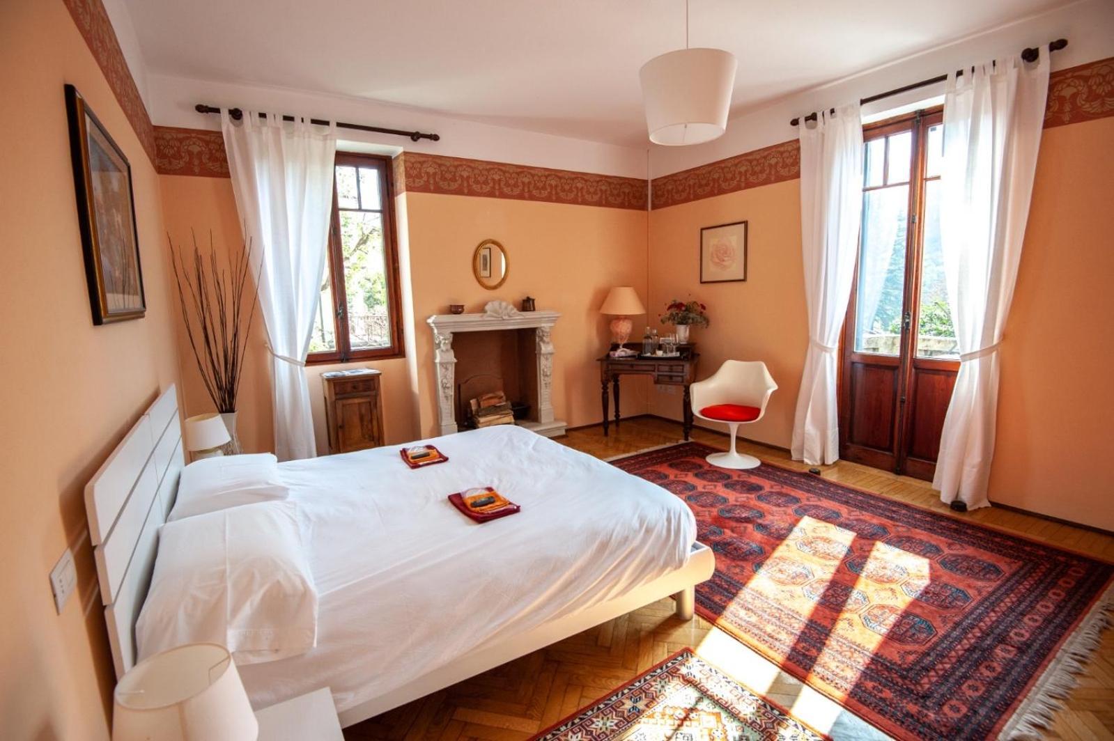 Bed and Breakfast Il Motto Di Tommy à Castelveccana Extérieur photo
