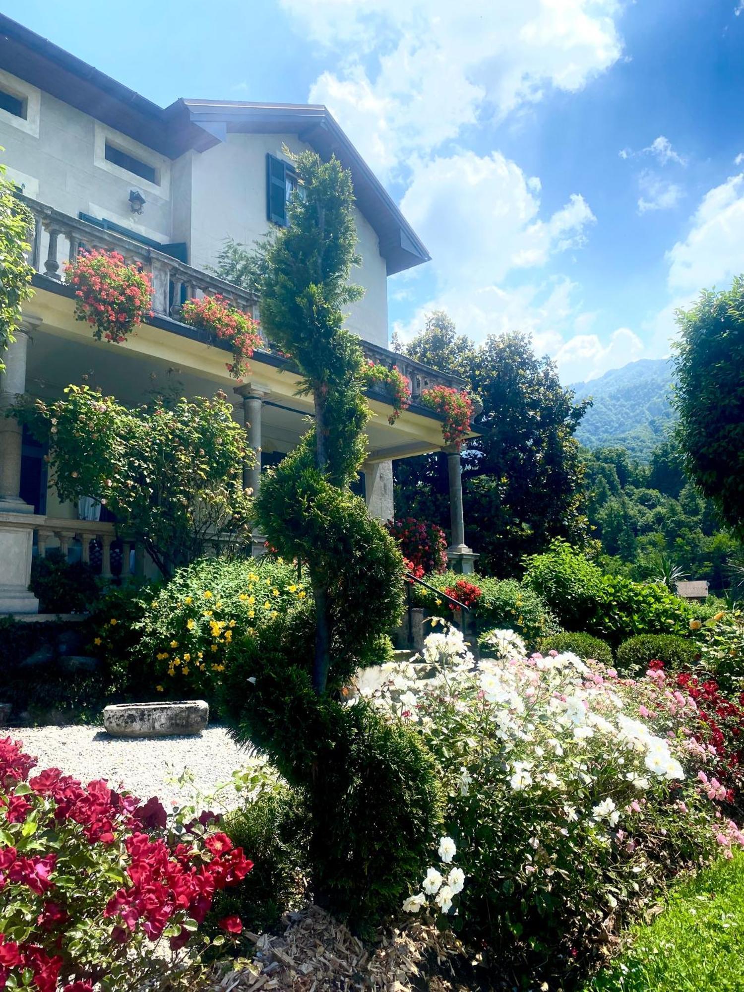 Bed and Breakfast Il Motto Di Tommy à Castelveccana Extérieur photo