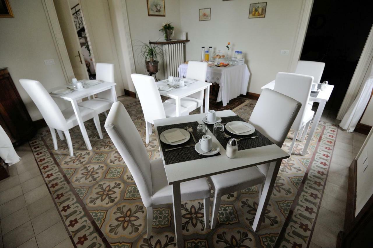 Bed and Breakfast Il Motto Di Tommy à Castelveccana Extérieur photo